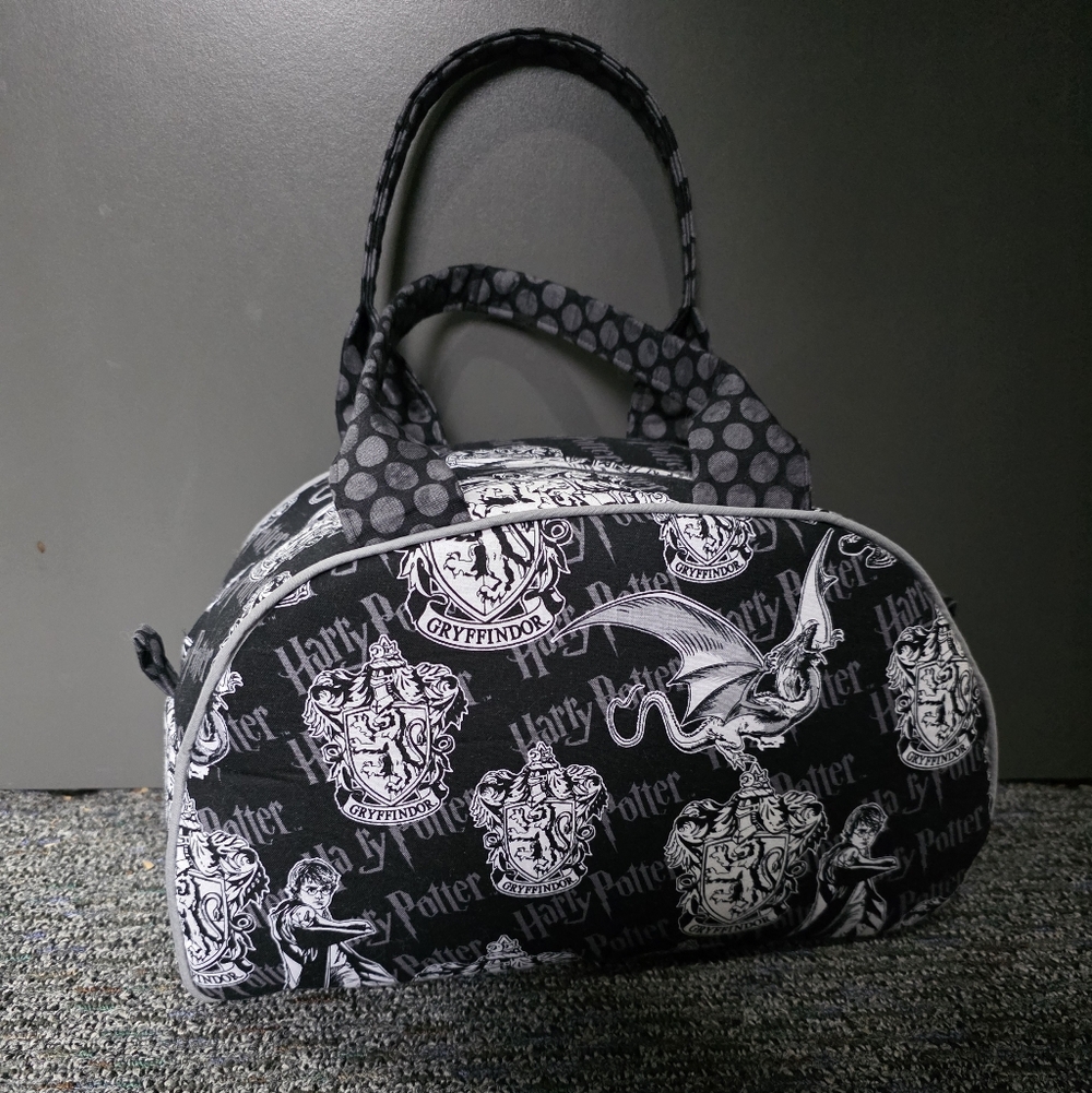 Warner Bros. Black and White Harry Potter Gryffindor CosmetiC Bag